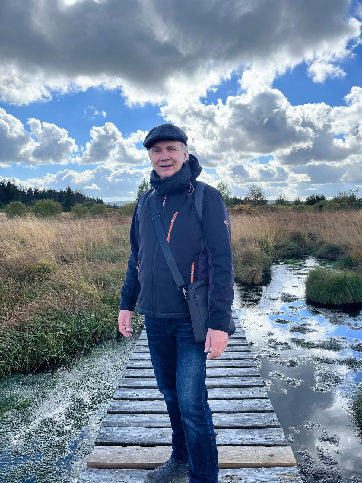 1000004585 Authentischer Life Coach für ganzheitliches Coaching und persönliche Entwicklung in der Natur – Live Coaching für Karrierewechsel, Orientierung finden, Energiemangel und Erschöpfung überwinden